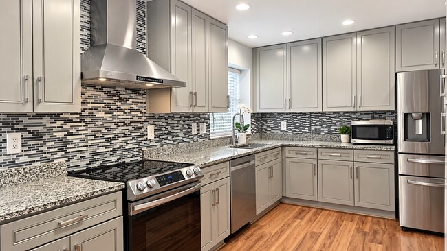 Building Photo - 5456 Bulls Bay Dr