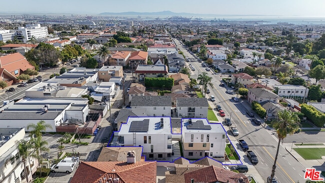 Building Photo - 1430 W 9th St