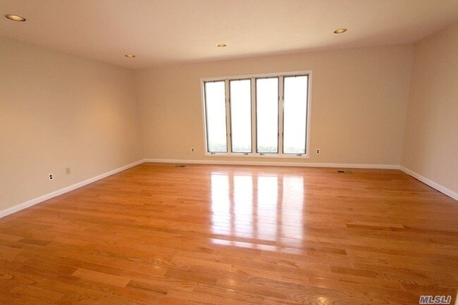 Building Photo - 35 Aldgate Dr E