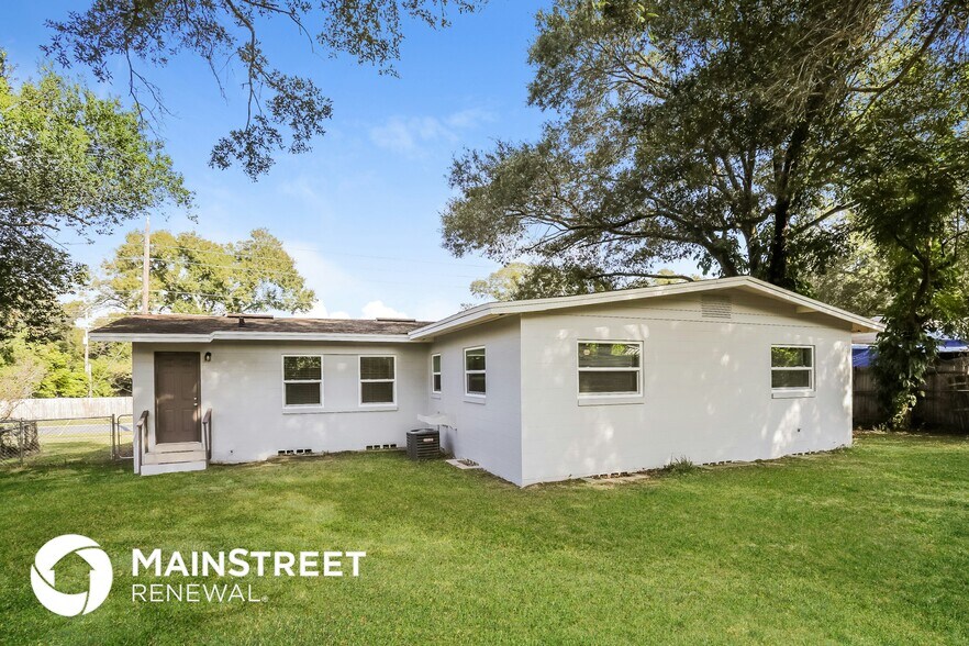 Building Photo - 6908 Ambassador Dr