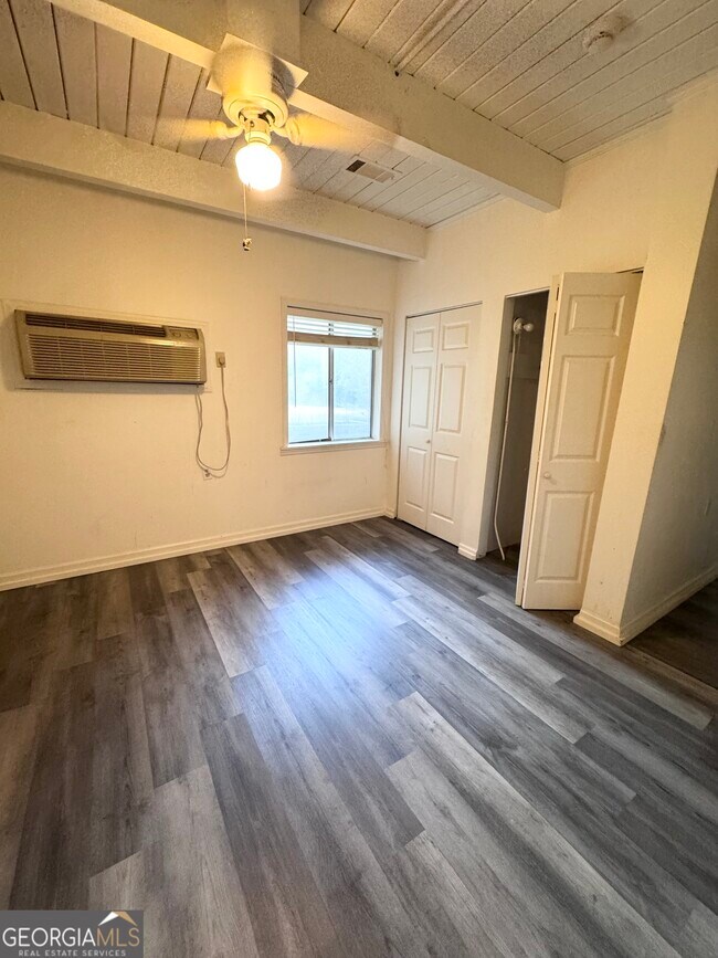 Building Photo - 163 Holly Ridge Rd