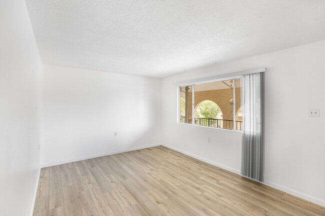 Building Photo - 12908 Constitution Ave NE