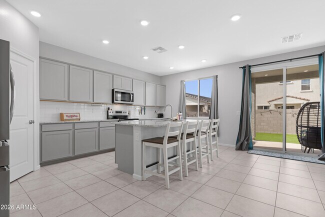 Building Photo - 2562 E Boulder Ave