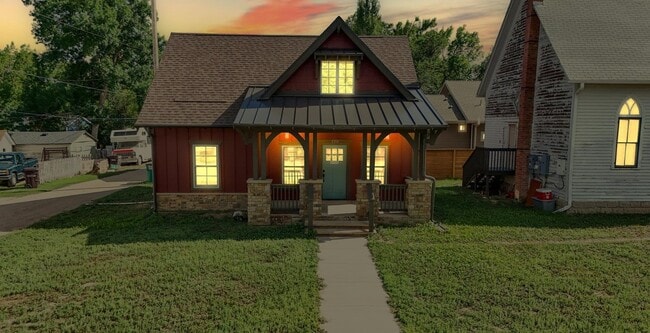 Building Photo - 730 6th St