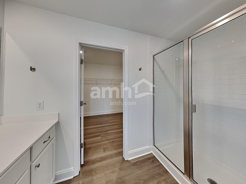 Building Photo - 103 Broadmoor Dr