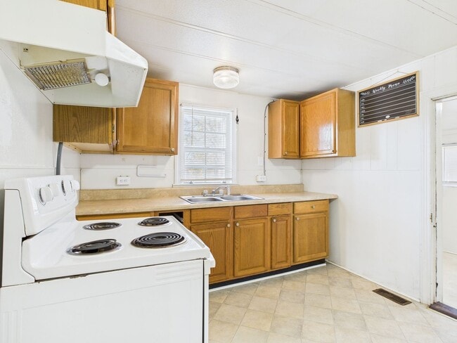 Building Photo - 315 High St