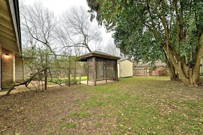 Building Photo - 6706 Kings Point