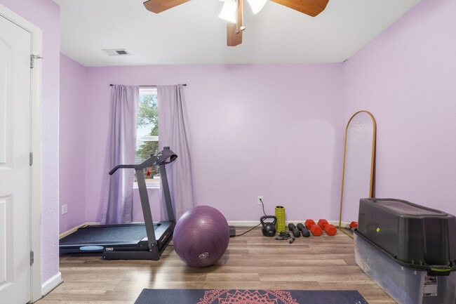 Building Photo - 507 Leonard Rd