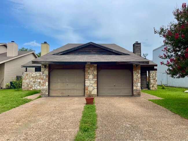 Building Photo - 1303 Conway Dr