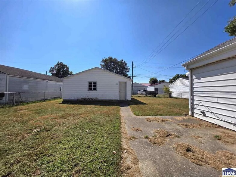 Building Photo - 2621 Sibley Ave
