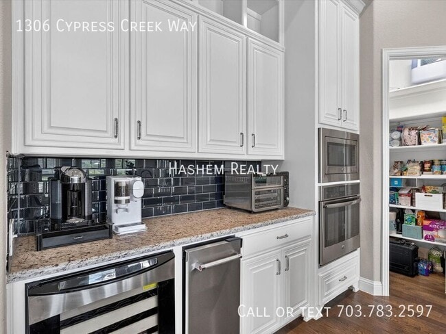 Building Photo - 1306 Cypress Creek Way