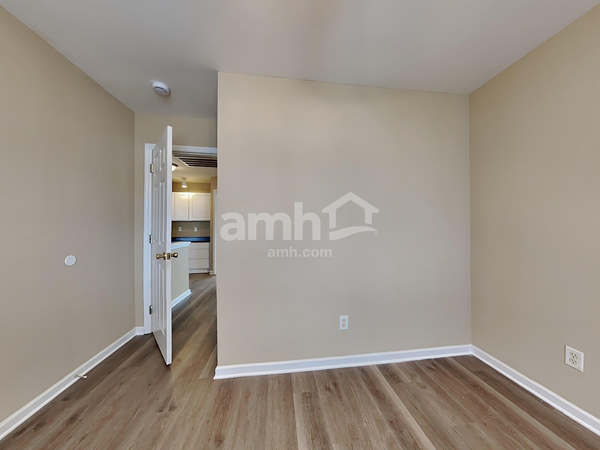 Building Photo - 250 Westbrooke Rd