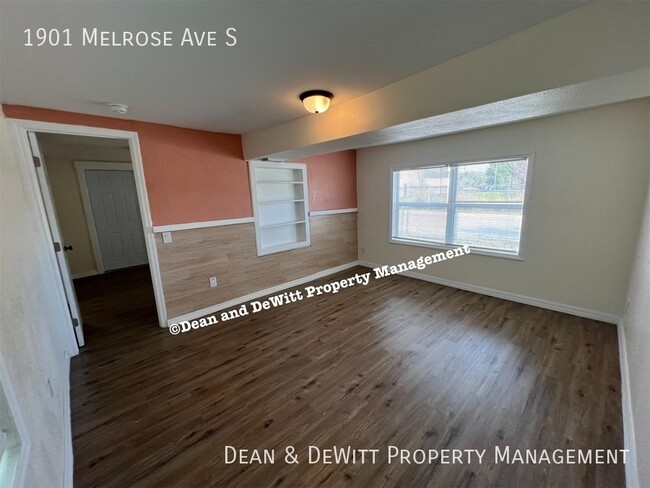 Building Photo - 1901 Melrose Ave S