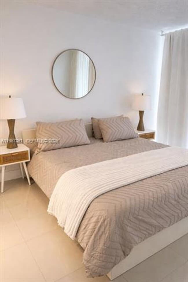 Building Photo - 1717 N Bayshore Dr