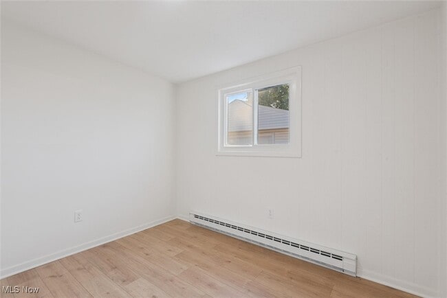 Building Photo - 6470 Sandfield Dr