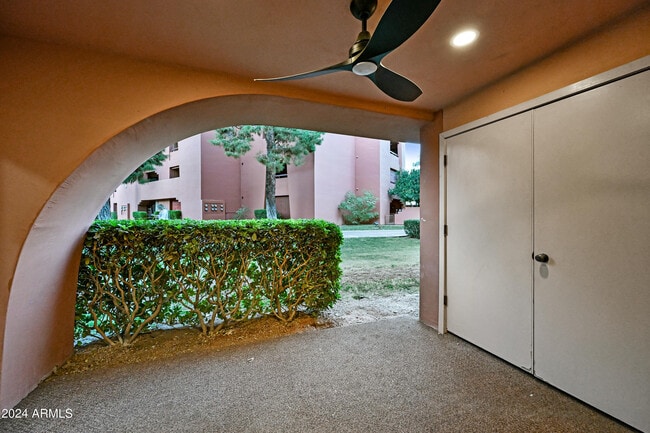 Building Photo - 12212 N Paradise Vlg Pkwy S