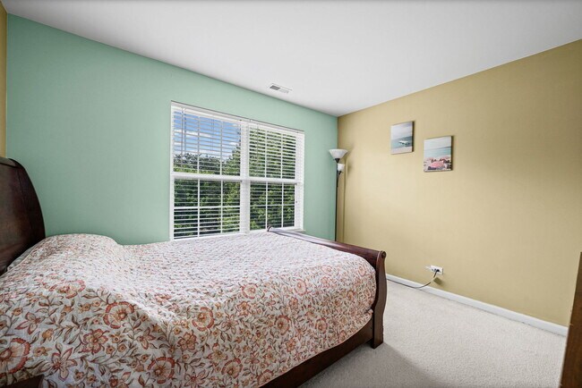 Building Photo - 126 Redmond Dr