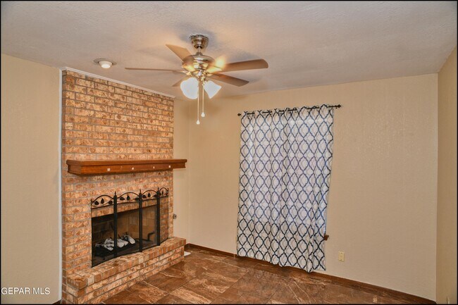 Building Photo - 11600 Casa View Dr