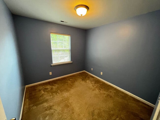 Building Photo - Room in Townhome on Ivy Wood Ln