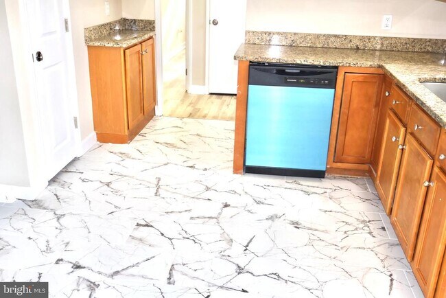 Building Photo - 147 Deacon Rd