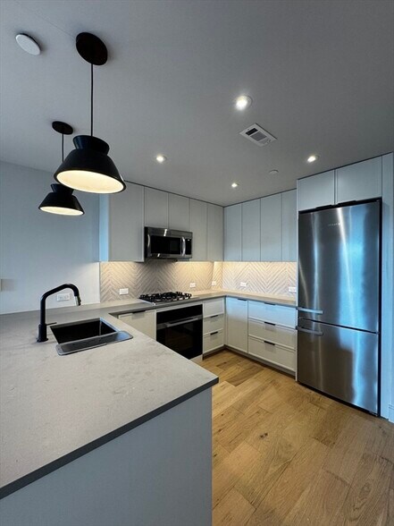 Building Photo - 1 Nevins Hill Way