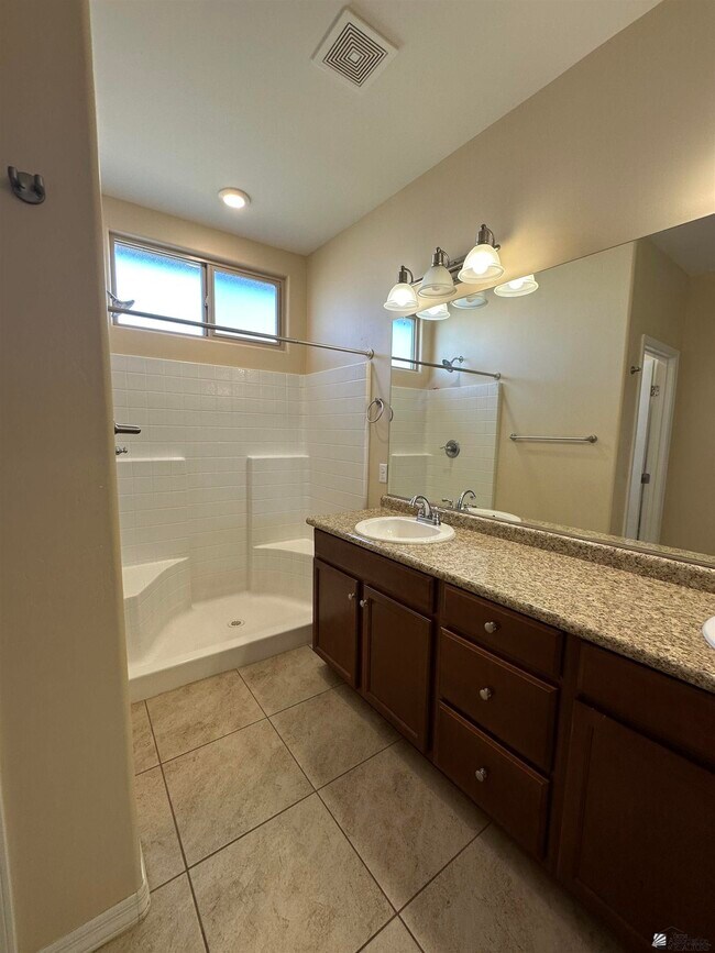 Building Photo - 6558 E 35th Rd