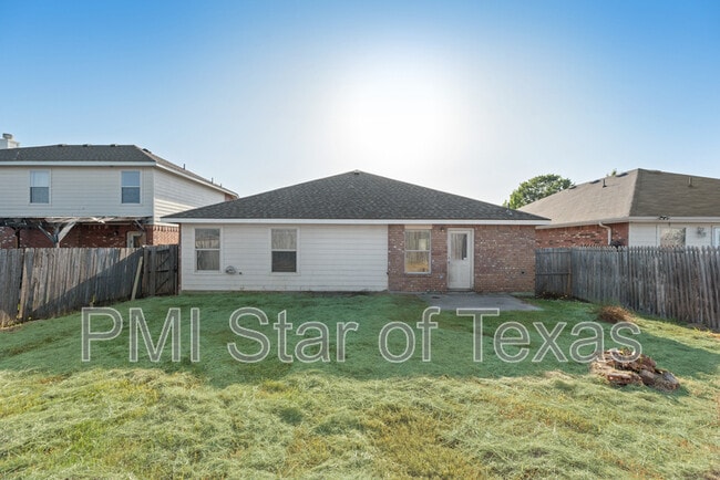 Building Photo - 1034 Churchill Dr