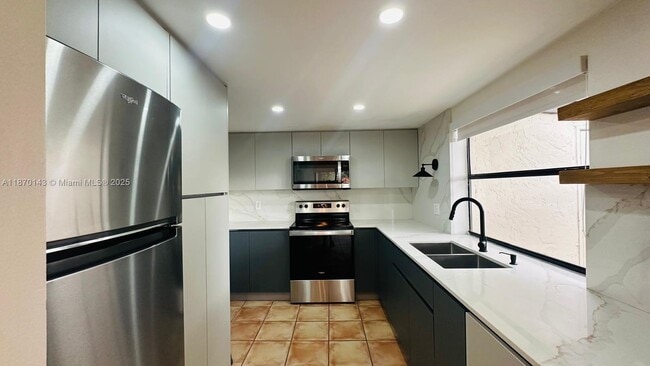 Building Photo - 15210 SW 48th Terrace