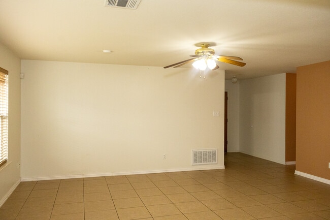 Building Photo - 1613 Apollo Cir