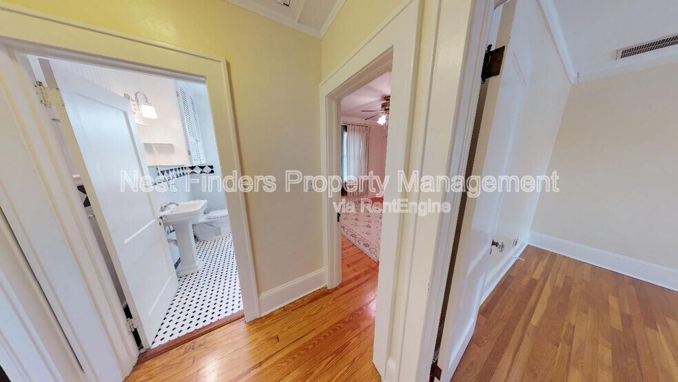 Building Photo - 2044 Forbes St