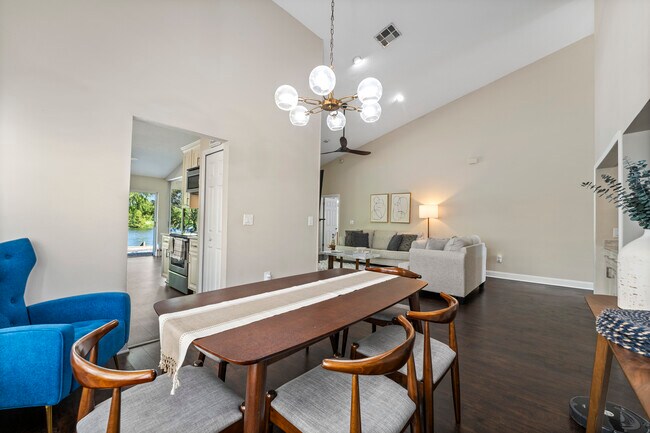 Building Photo - 3220 Tall Timber Dr