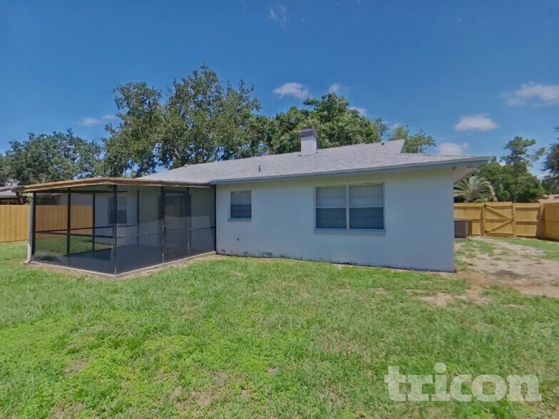 Building Photo - 707 Climate Dr