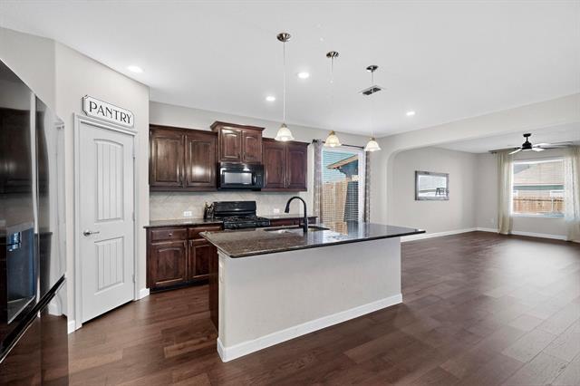 Building Photo - 1801 Velarde Rd