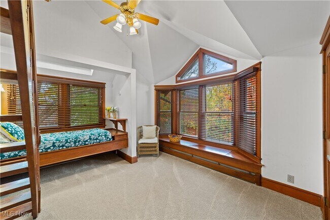 Building Photo - 19 4th