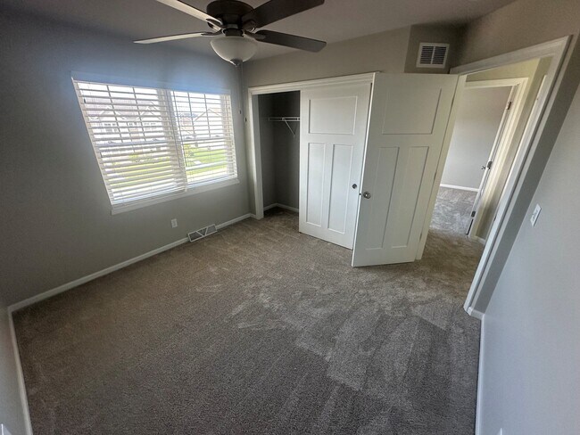 Building Photo - 533 Redan Dr