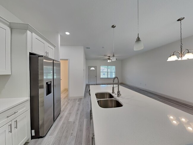 Building Photo - 7780 N Maltese Dr