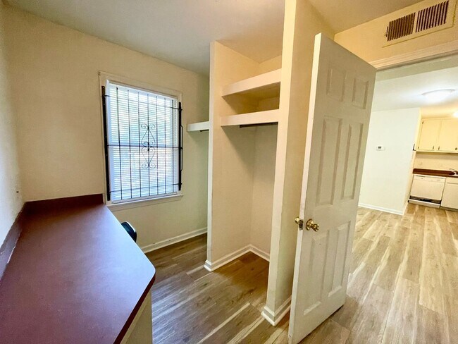 Building Photo - 1227 Barnwell St