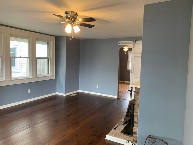 Building Photo - PENDING-Charming & Updated Bungalow in SoBro!