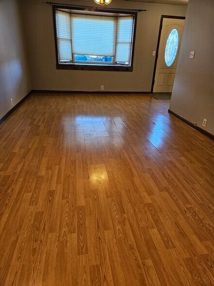 Building Photo - 1111 Briarcliff Ln