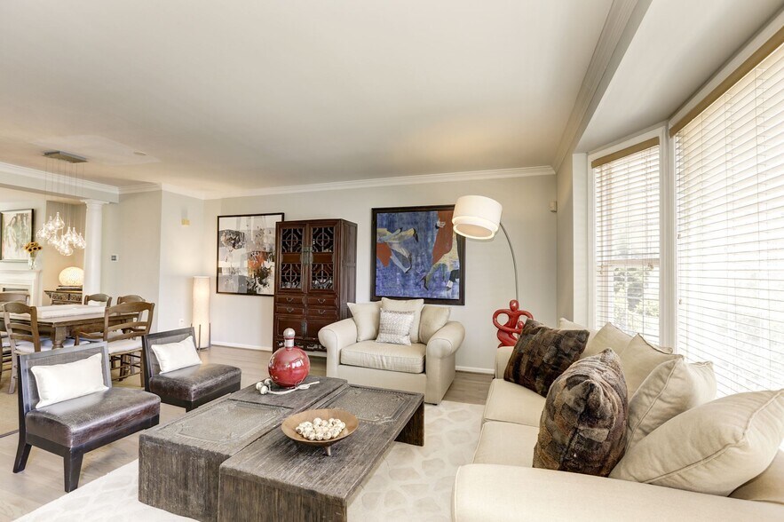 Building Photo - 5742 Governors Pond Cir