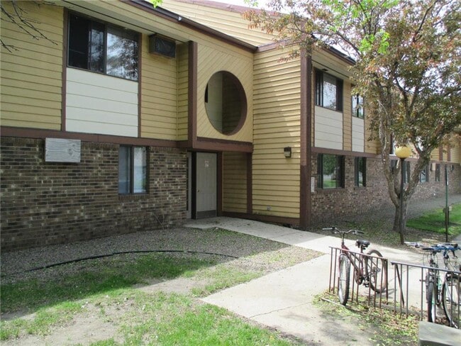 Building Photo - 701 N 7th St