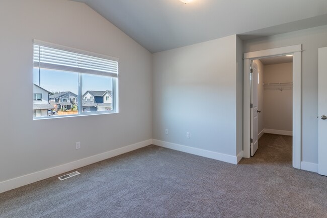 Building Photo - 15418 208th Ave Ct E