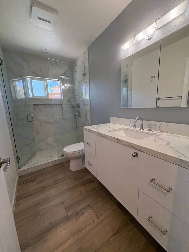Building Photo - Prestigious Home In Beautiful Del Cerro ~ ...