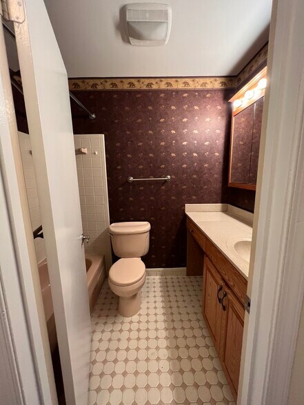 2nd bathroom 1/2 - 2105 Bucknell Ter