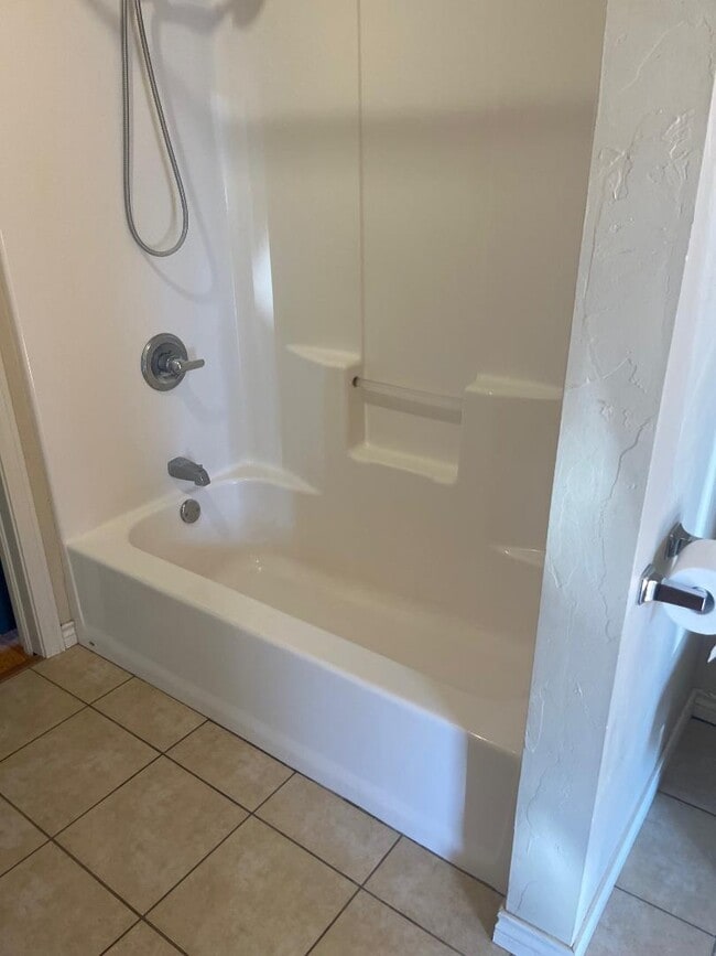 Building Photo - 510 Walnut Ave