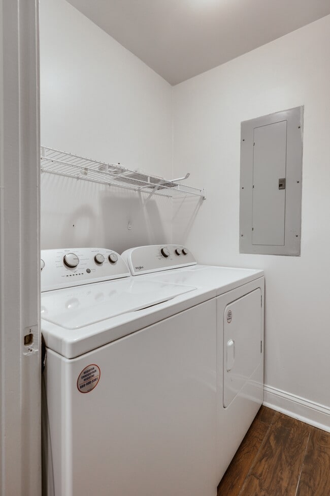 Building Photo - 175 Herman St