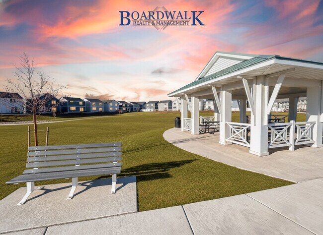 Building Photo - Modern 3-Bed Home with Yard & Amenities