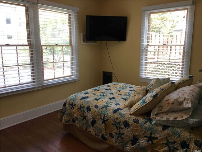 Building Photo - 107 Bungalow Ln