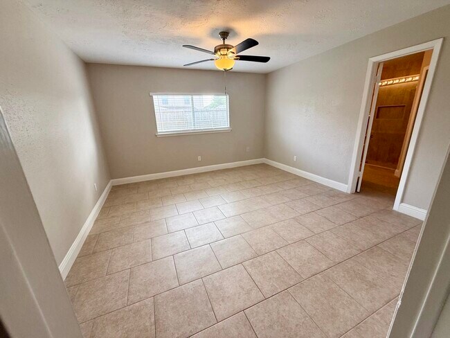 Building Photo - 16730 Frigate Dr