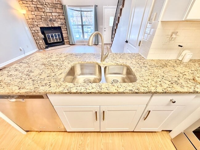 Building Photo - 2917 W 81st Ave